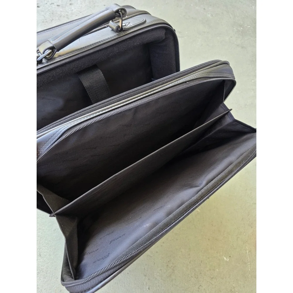 Targus Black Faux Leather Laptop Briefcase Messenger Bag Compartment 15in E3